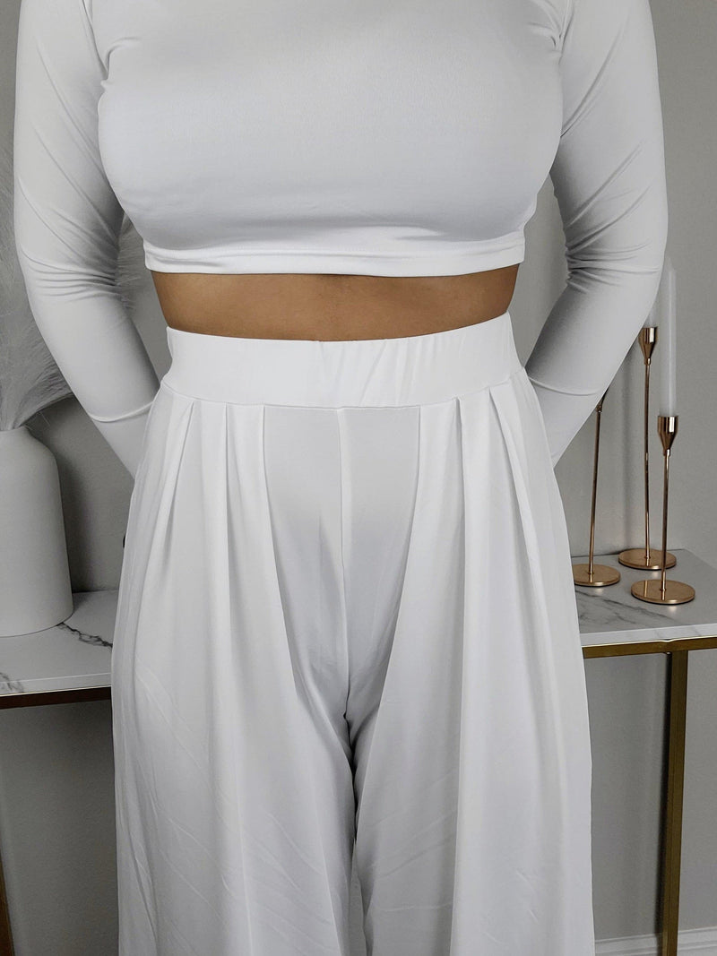 White crop top, white long sleeve crop top, white high waist pants, white pants, flare pants, white flare pants, evening outfits, dinner outfits
